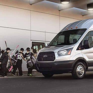 avis 12 passenger van