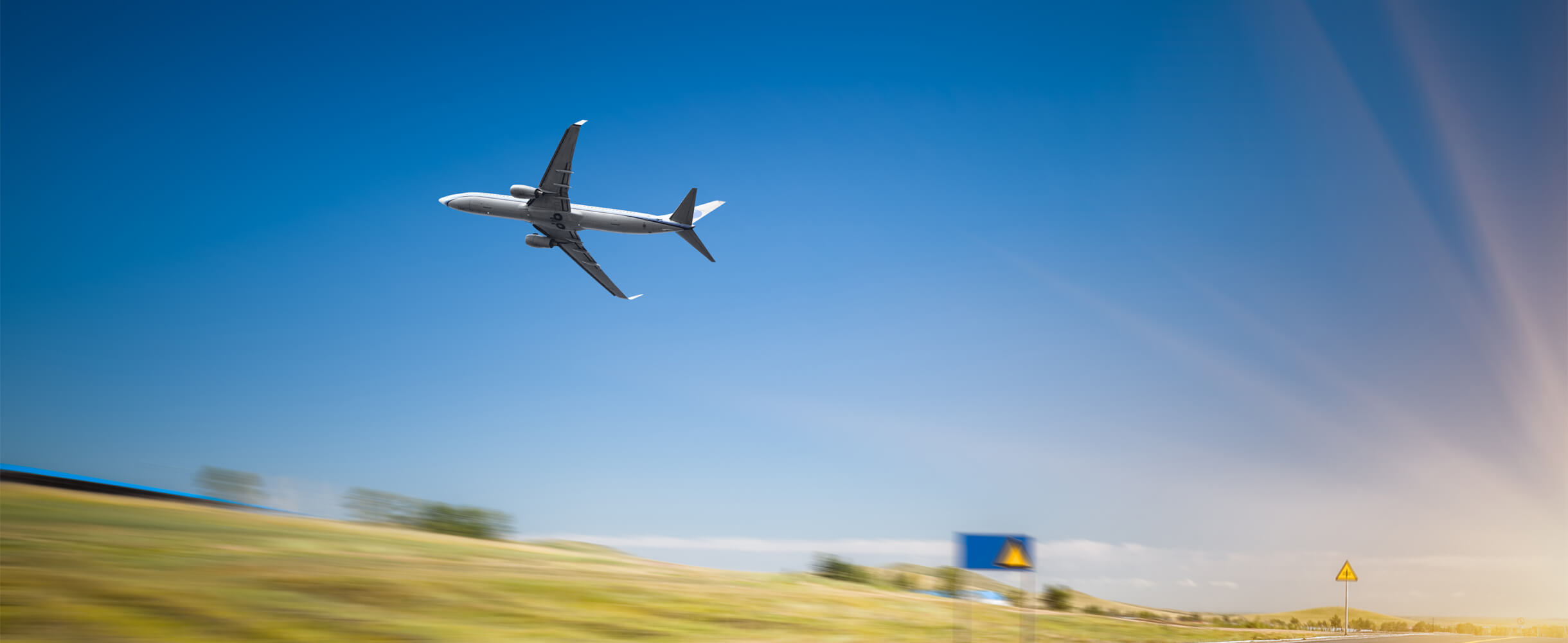 budget-location-airport-2440x1000.jpg