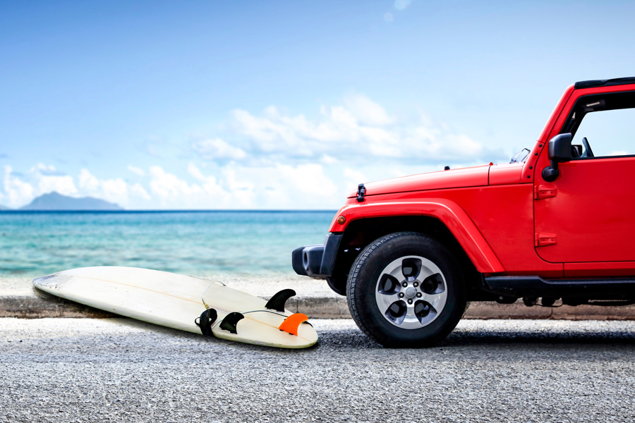 budget-partnership-jeep-beach-900x600.jpg