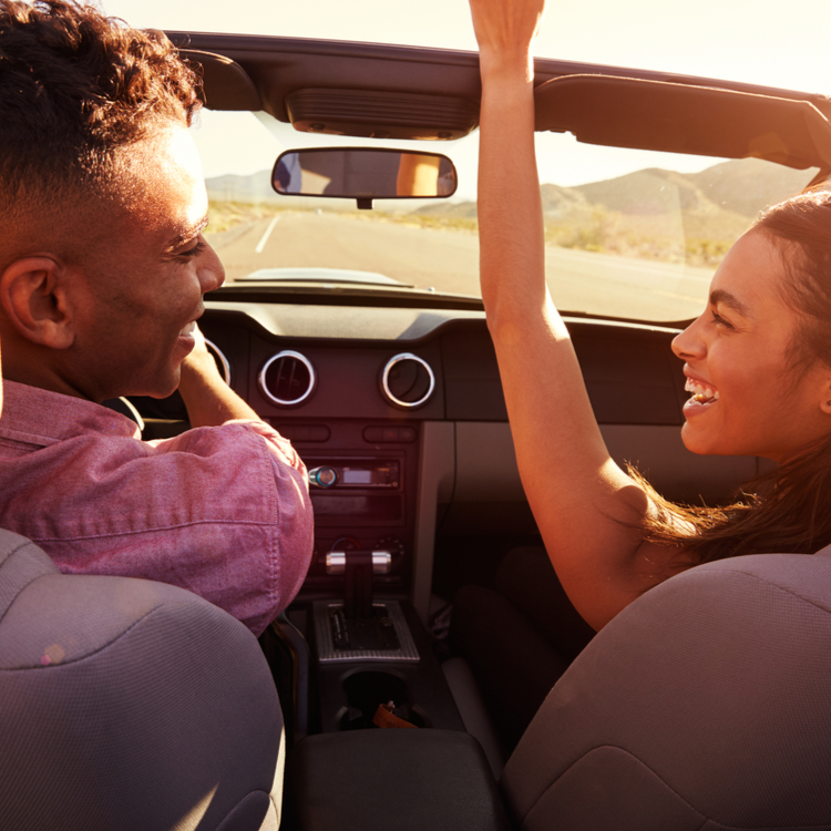 budget-usa-lifestyle-couple-smiling-in-convertible-750x750.jpg